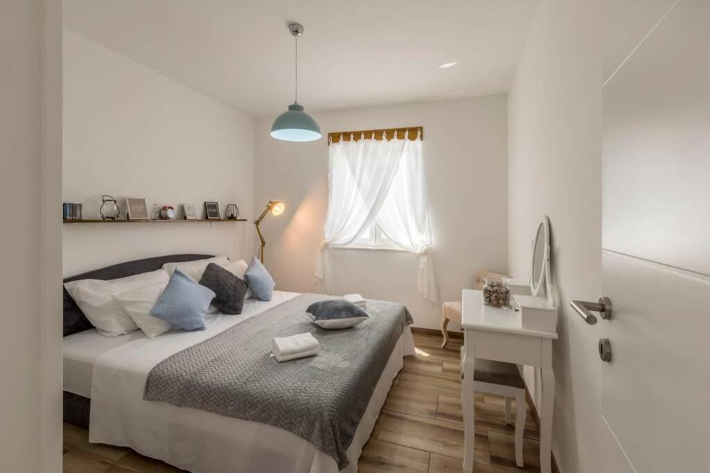 Apartment By Joe Трогір Екстер'єр фото