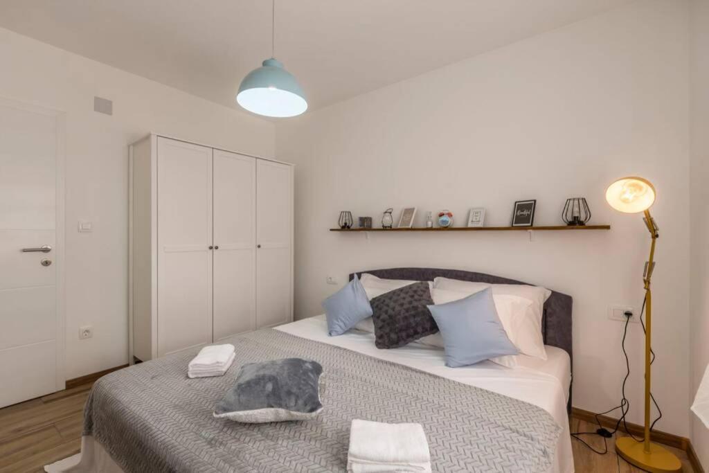 Apartment By Joe Трогір Екстер'єр фото