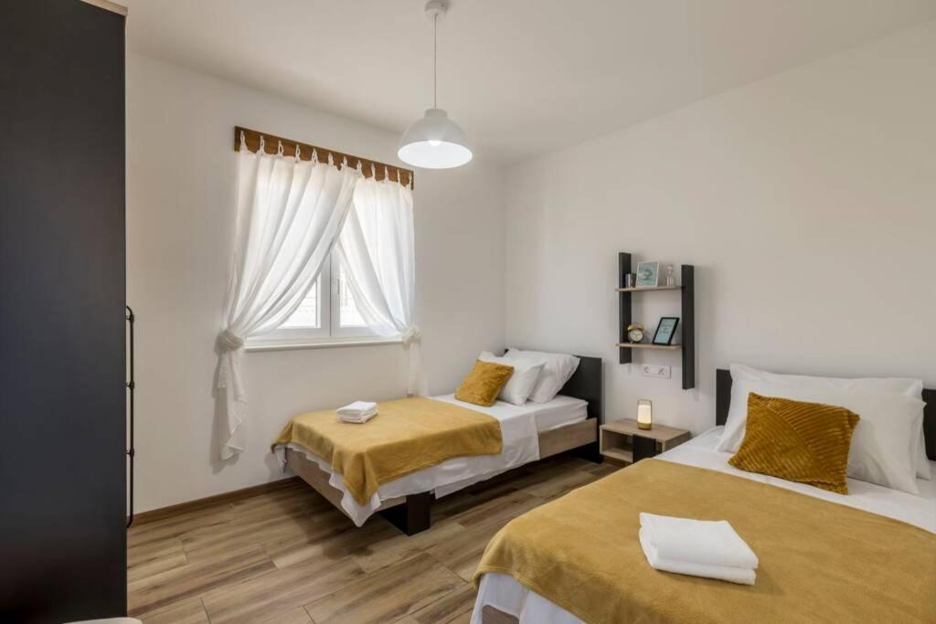 Apartment By Joe Трогір Екстер'єр фото